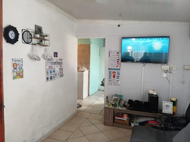 2 Bedroom Property for Sale in New Macassar Western Cape